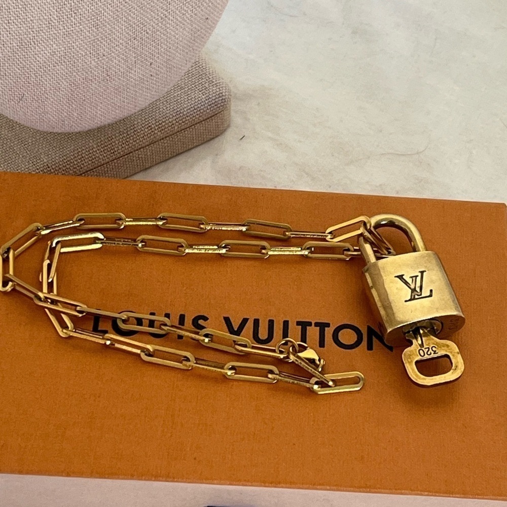 Louis Vuitton Lock & Key #320 16” Unbranded GF Necklace - Picture 10 of 14